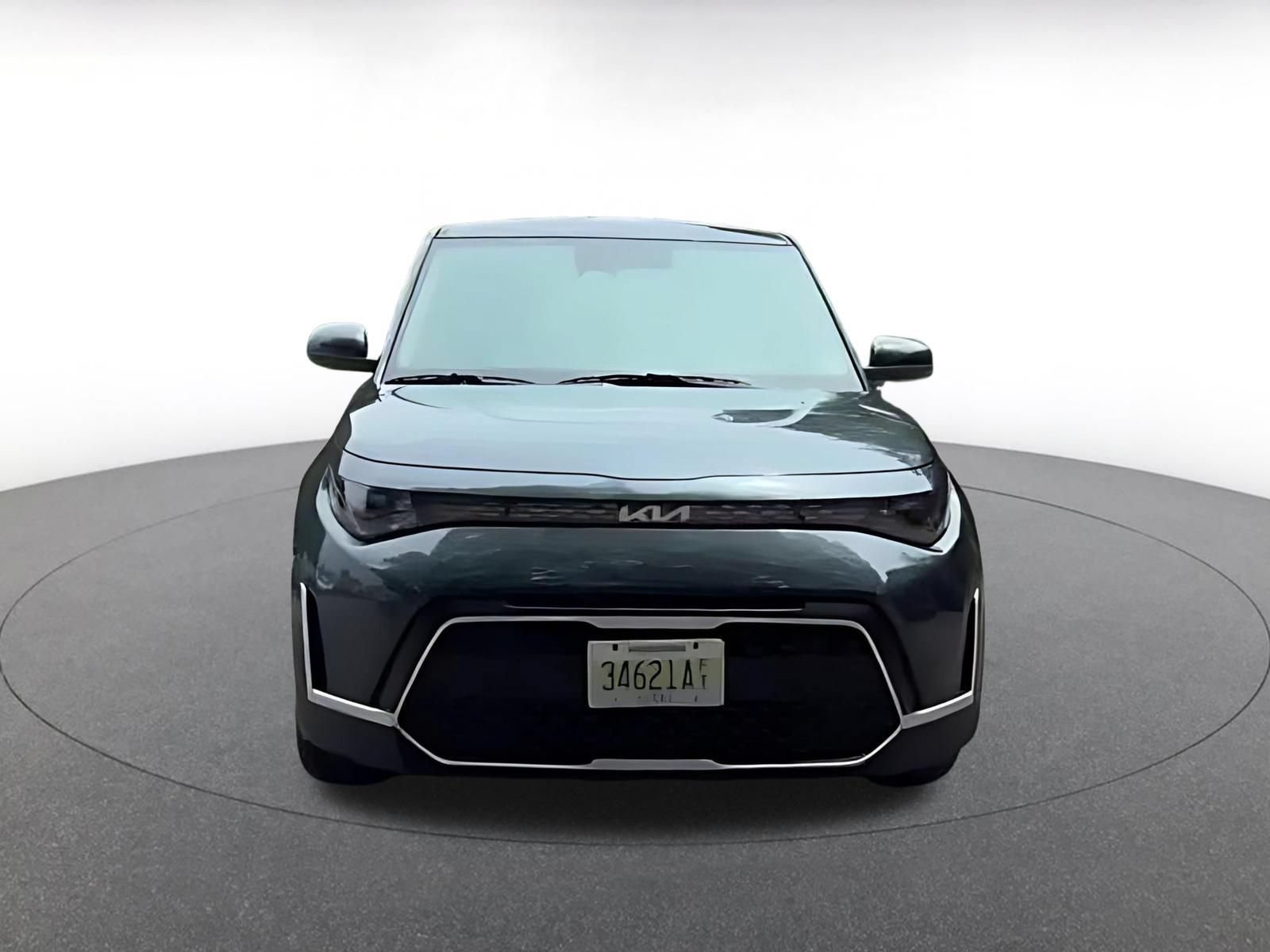 Used 2025 Kia Soul LX w/ LX Technology Package FWD image 4