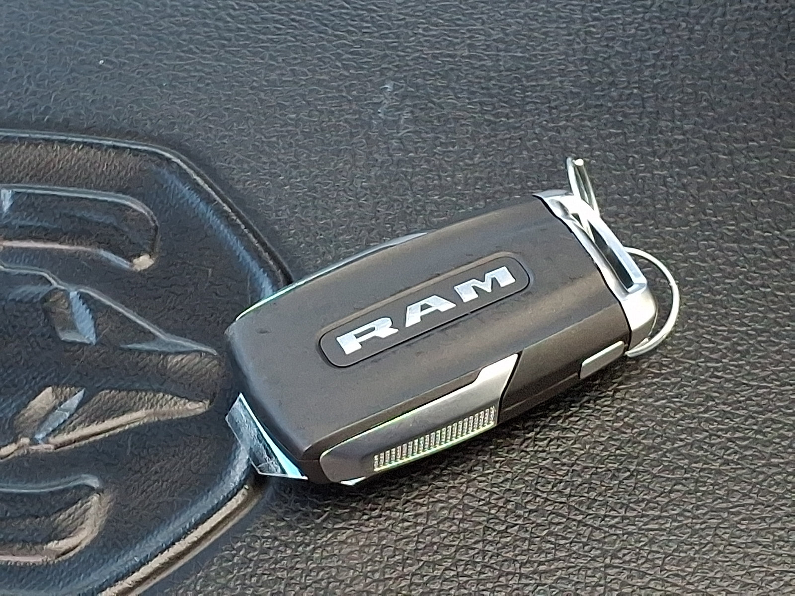 Used 2024 RAM 1500 Laramie AWD/4WD image 29