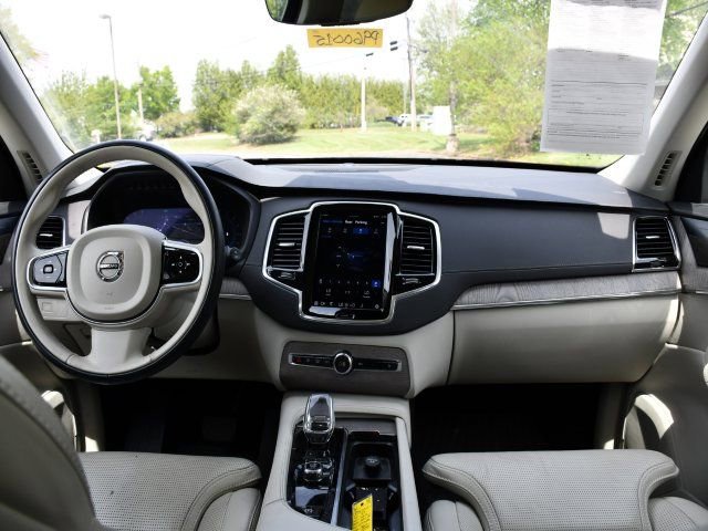 Used 2023 Volvo XC90 B6 Ultimate w/ Protection Package Premier AWD/4WD image 16