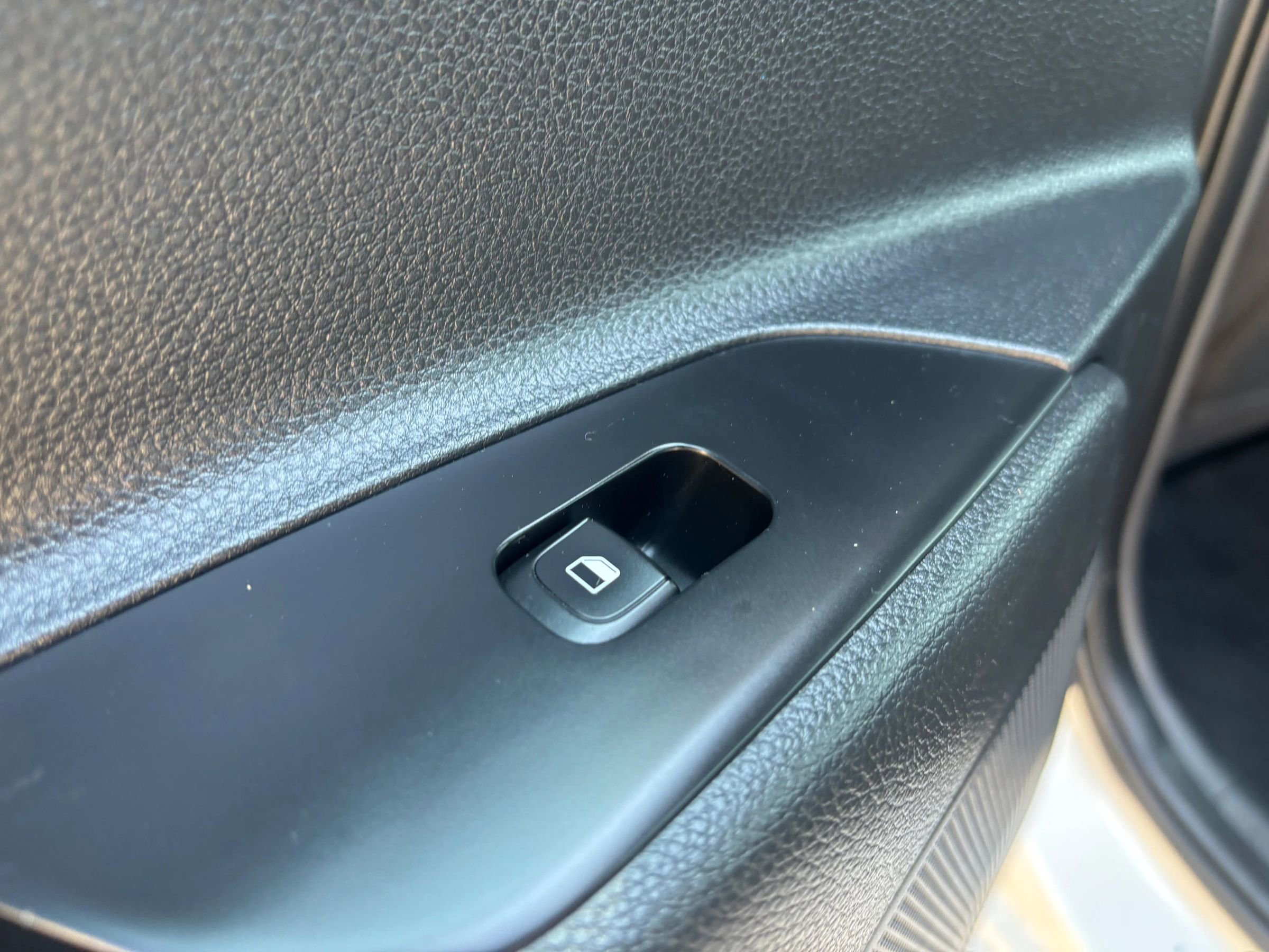 Used 2023 Kia Rio LX image 18