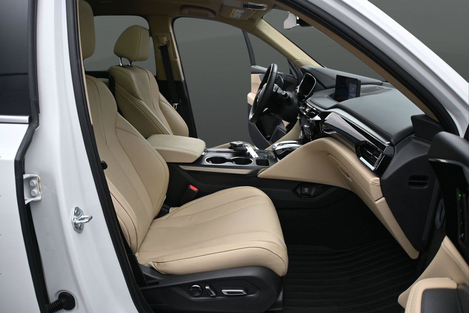 Used 2024 Acura MDX SH-AWD w/ Technology Package image 17