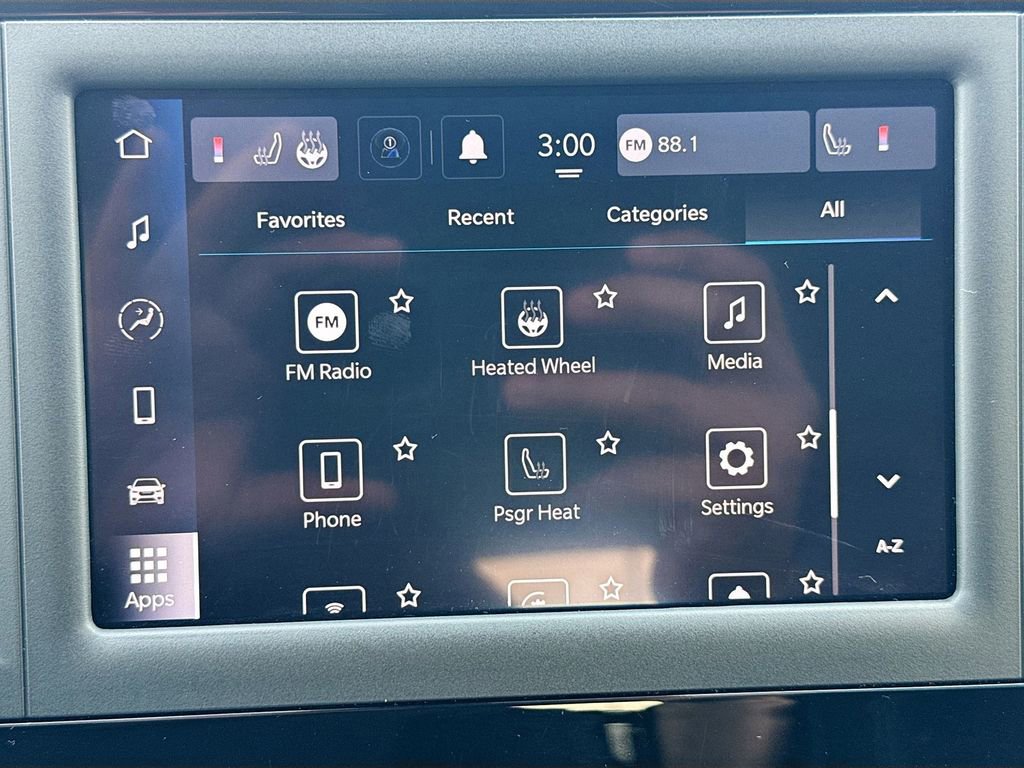 Used 2023 Chrysler Voyager LX image 17