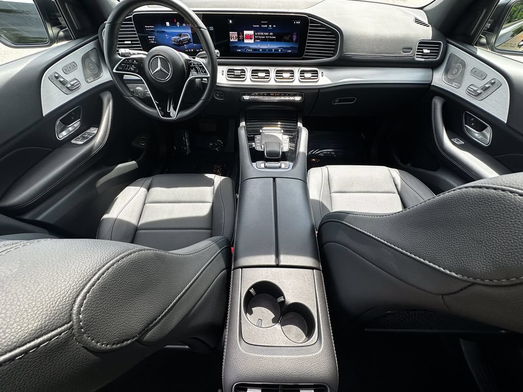 Certified 2025 Mercedes-Benz GLS 450 4MATIC image 28