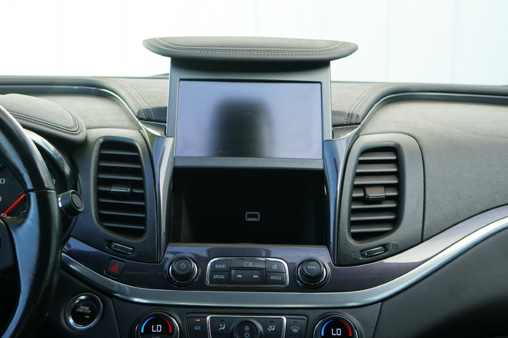 Used 2019 Chevrolet Impala LT FWD image 24