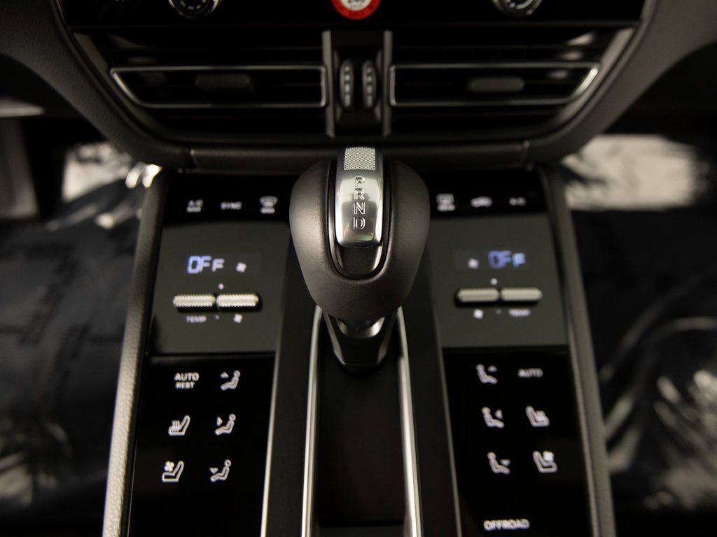 New 2026 Porsche Macan GTS image 24