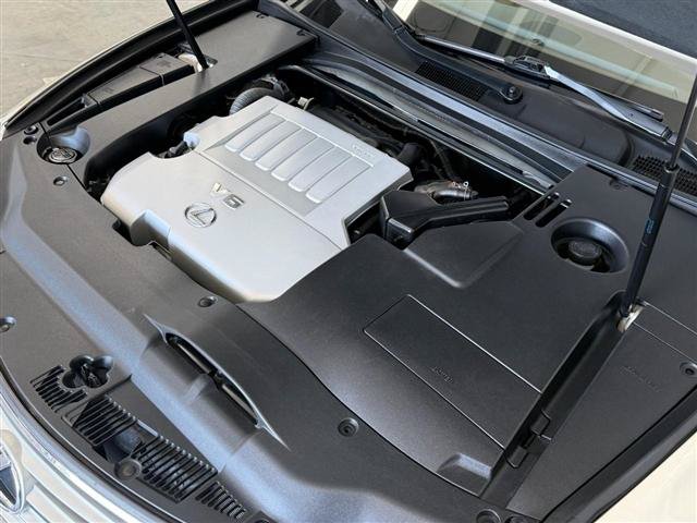 Used 2011 Lexus ES 350 w/ Luxury Pkg & Navigation FWD image 32