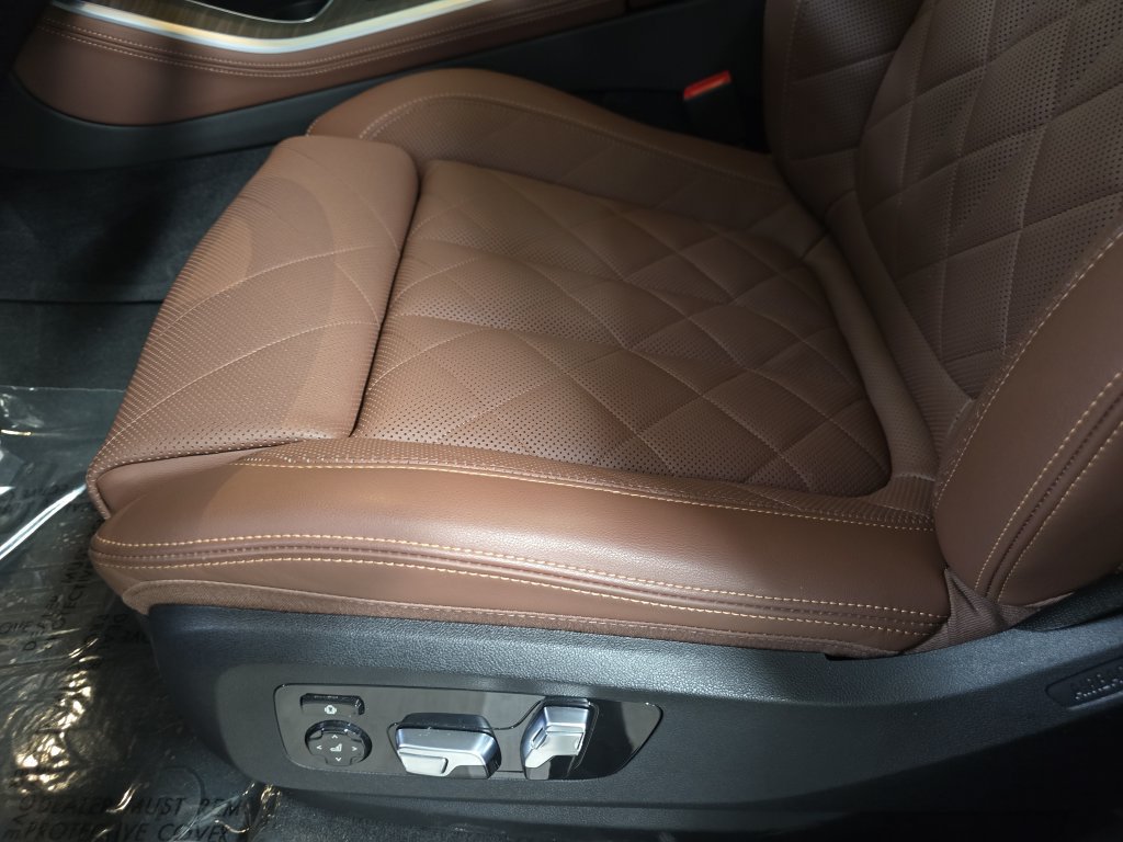 Certified 2024 BMW X5 sDrive40i w/ Executive Package RWD image 25
