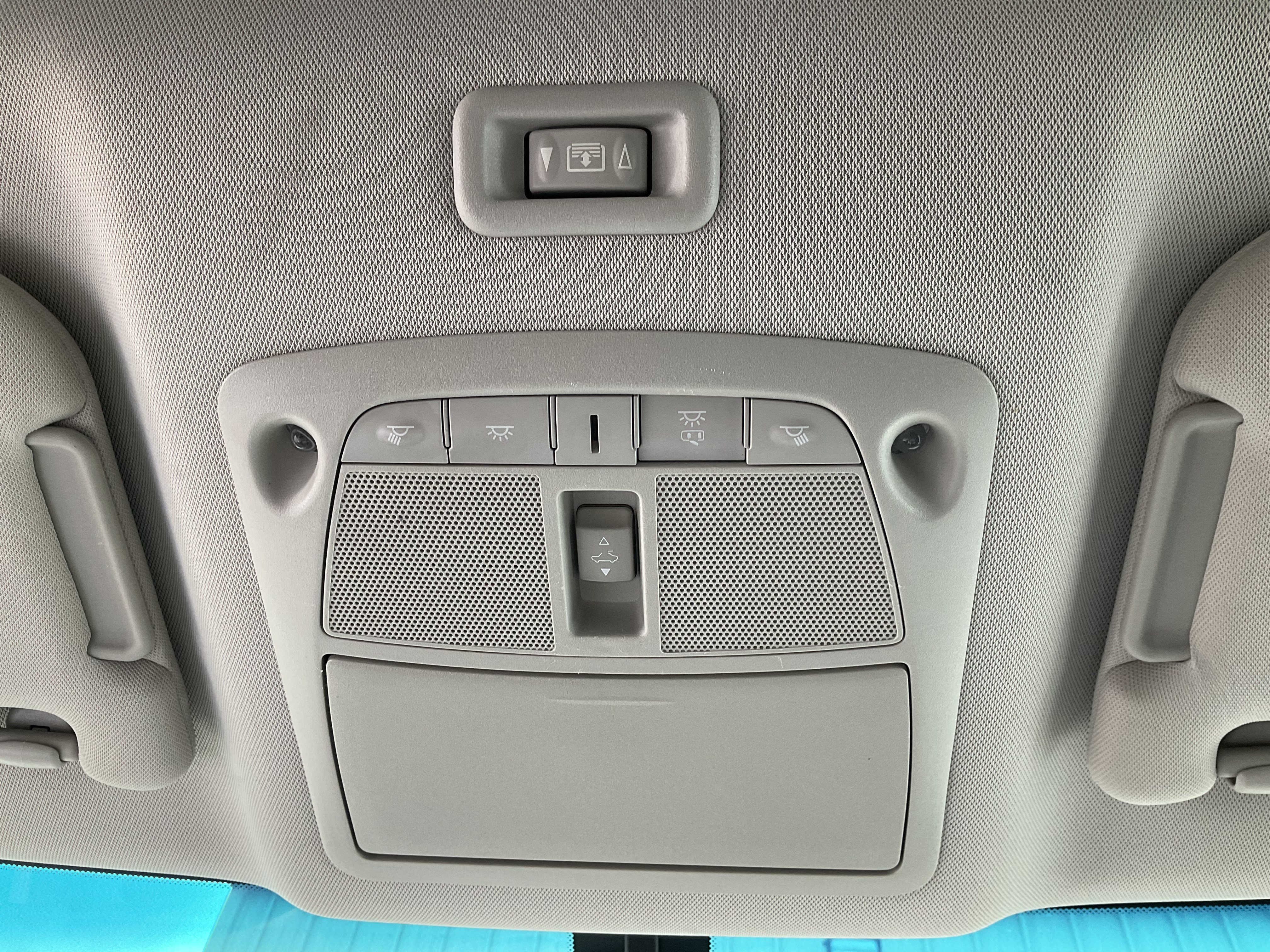Used 2015 Nissan Pathfinder Platinum FWD image 35