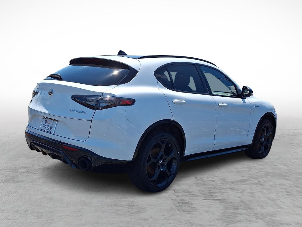 Used 2024 Alfa Romeo Stelvio Veloce AWD/4WD image 5