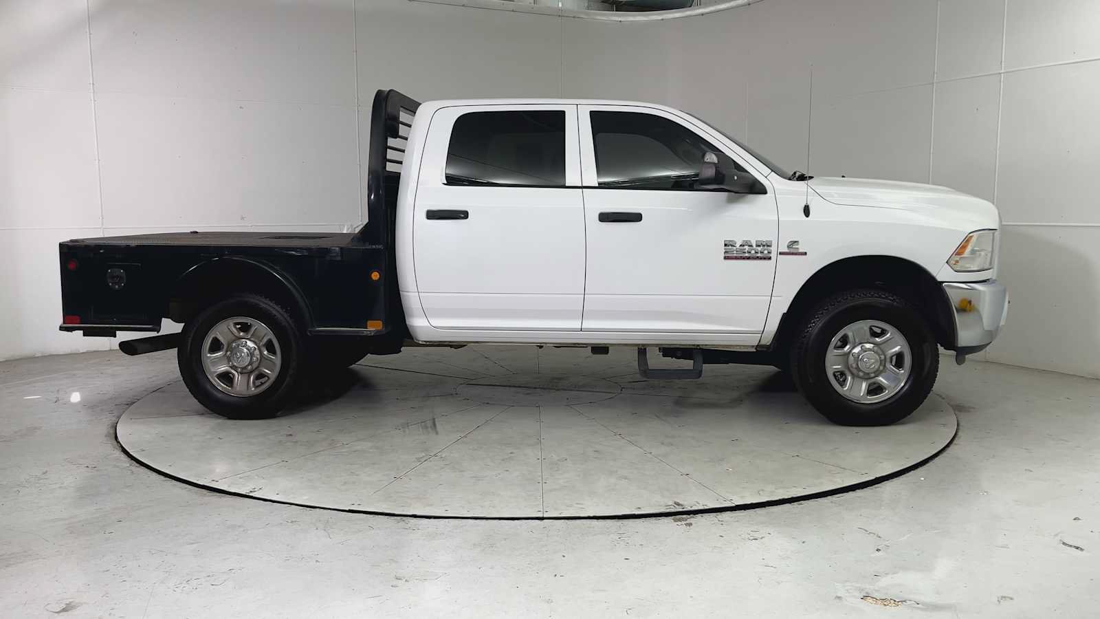 Used 2017 RAM 2500 Tradesman w/ Chrome Appearance Group AWD/4WD image 8
