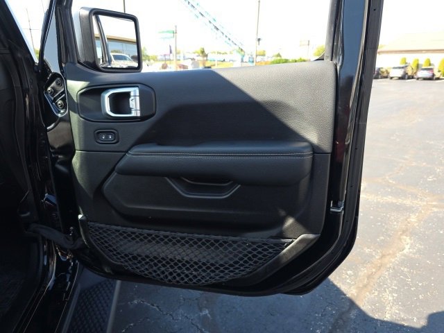 Used 2023 Jeep Wrangler Unlimited Sahara w/ Cold Weather Group image 39