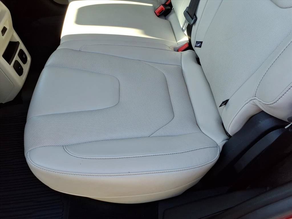 Used 2020 Ford Edge Titanium w/ Equipment Group 301A AWD/4WD image 21