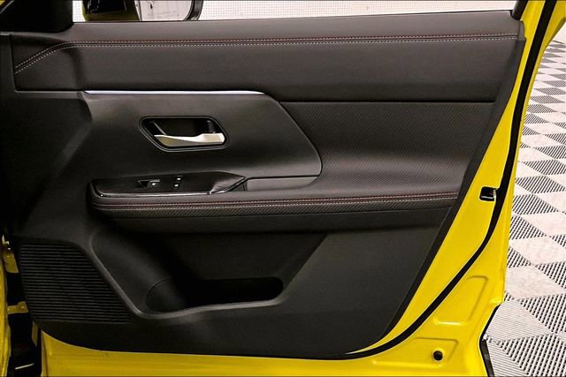 New 2026 Nissan Kicks SR w/ Cold Weather Package image 34