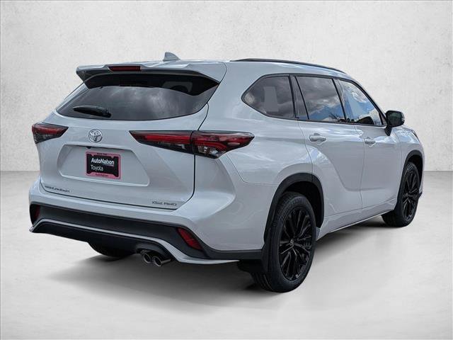 New 2026 Toyota Highlander XSE image 2