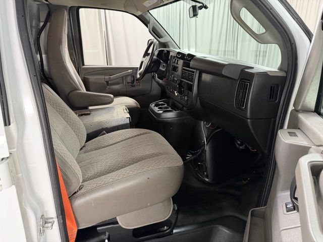 Used 2019 Chevrolet Express 2500 w/ Driver Convenience Package RWD image 10