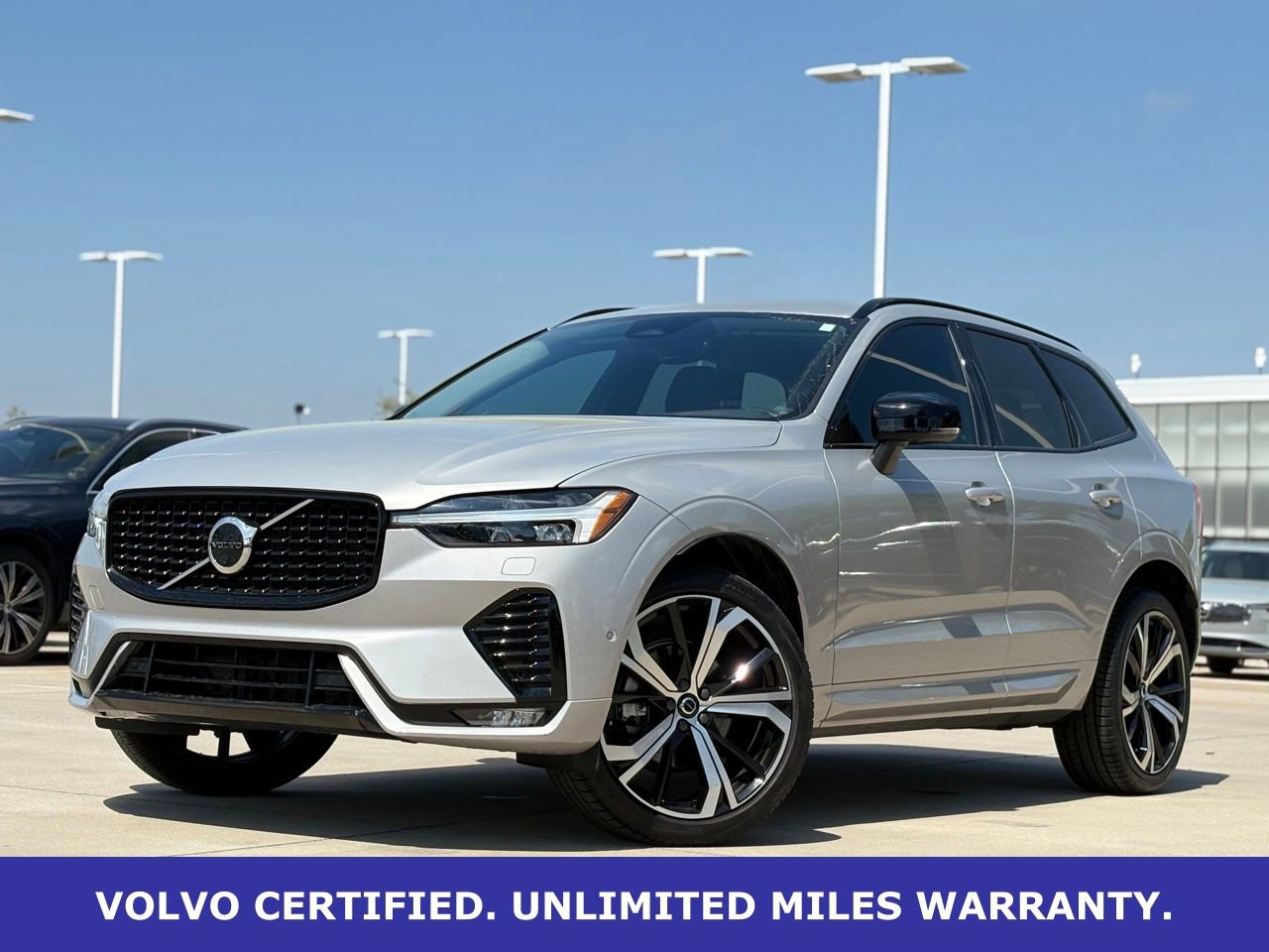 Certified 2023 Volvo XC60 B5 Ultimate w/ Climate Package image 2