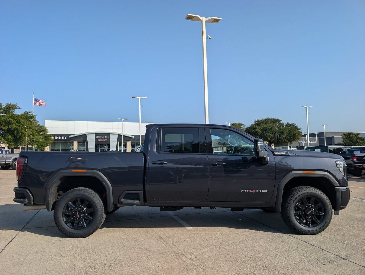 Used 2026 GMC Sierra 2500 AT4 AWD/4WD image 3