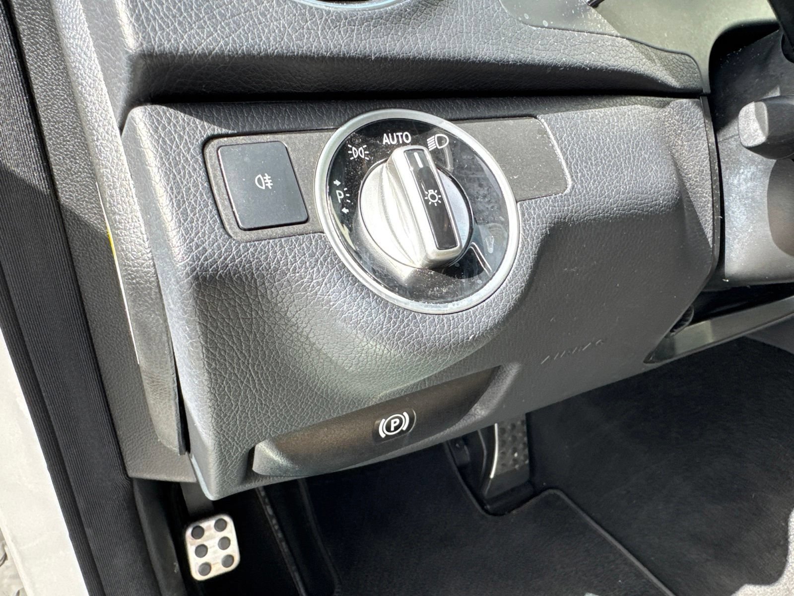 Used 2013 Mercedes-Benz C 350 Sport image 18