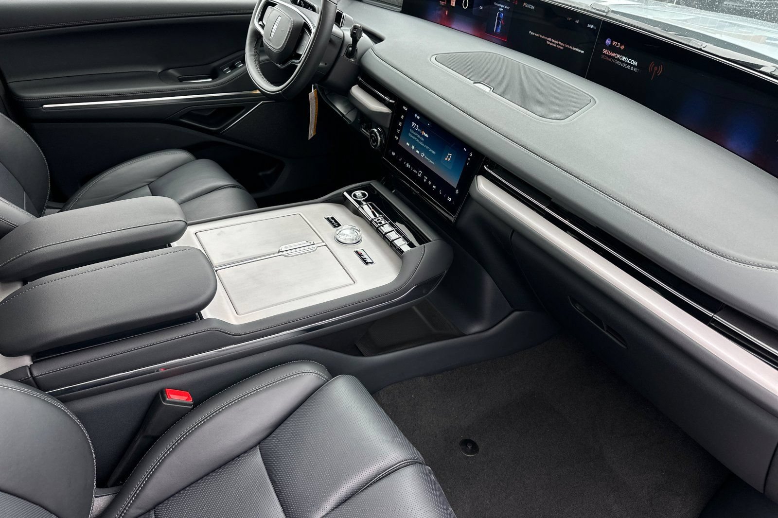 New 2026 Lincoln Navigator Reserve w/ Jet Appearance Package AWD/4WD image 16