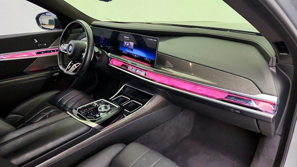 Used 2023 BMW 760i xDrive w/ Executive Package AWD/4WD image 24