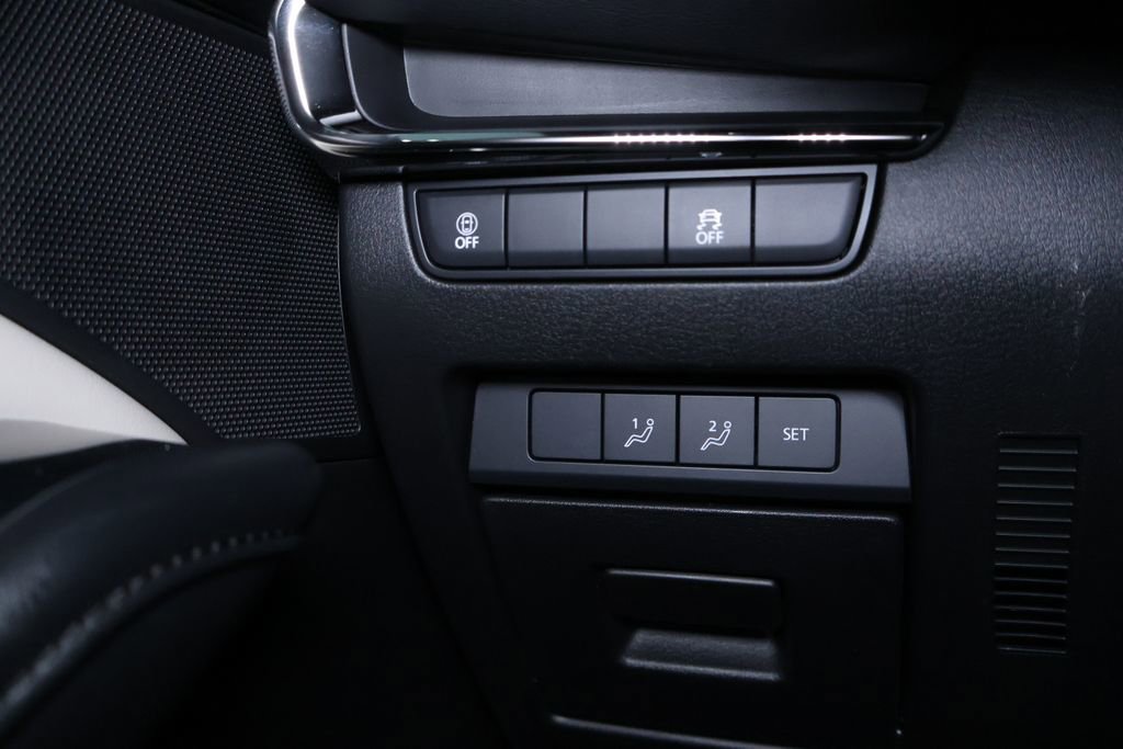 Used 2023 MAZDA MAZDA3 s image 25