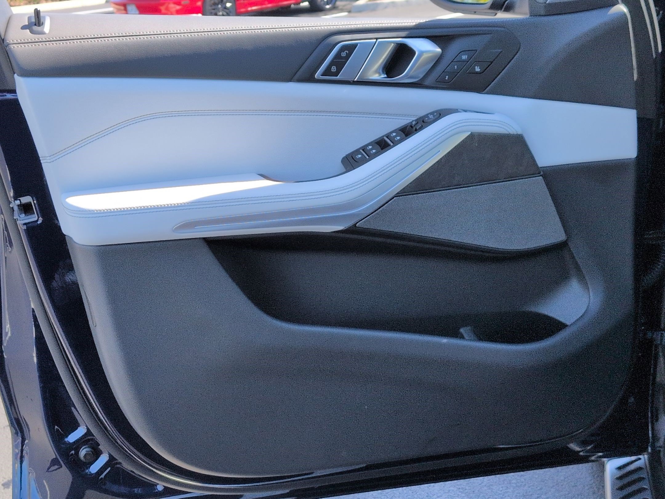 Used 2026 BMW X5 xDrive40i w/ Premium Package image 14