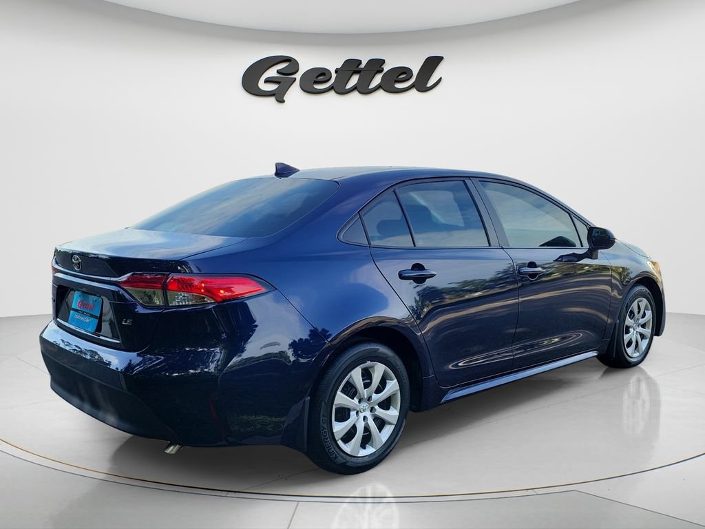 Used 2025 Toyota Corolla LE FWD image 4