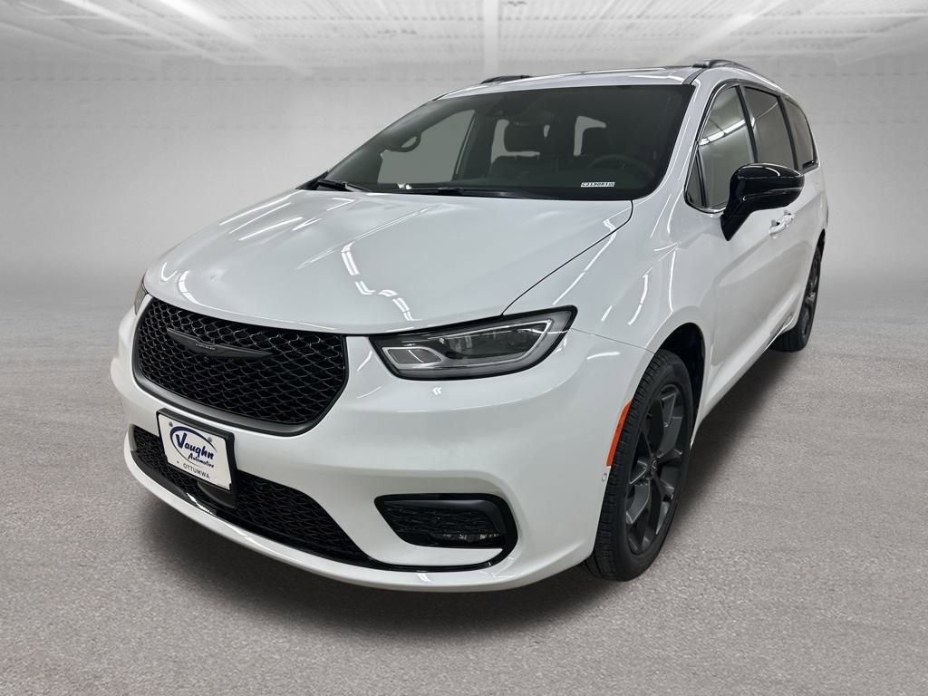 New 2026 Chrysler Pacifica Limited w/ S Appearance Package image 5