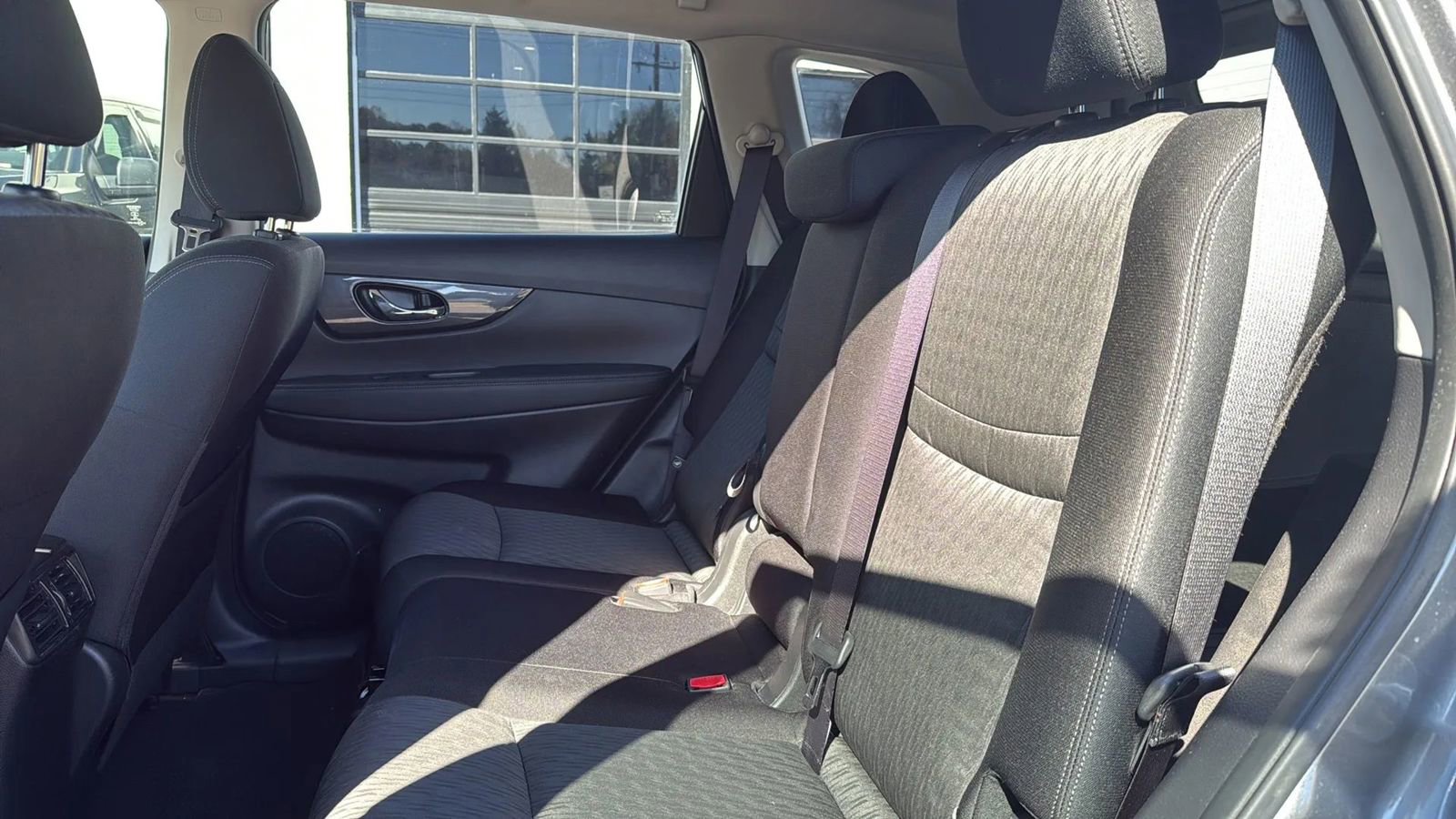 Used 2020 Nissan Rogue SV image 36