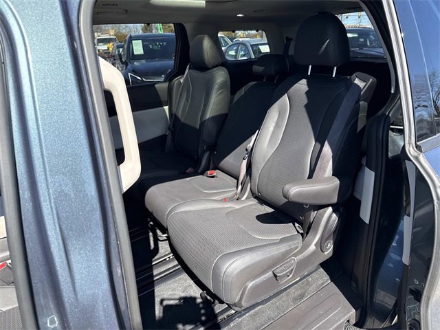 Used 2024 Kia Carnival SX Prestige image 17