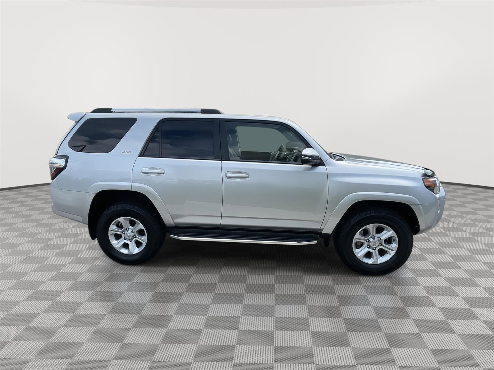 Used 2021 Toyota 4Runner SR5 Premium w/ Moonroof Package AWD/4WD image 15