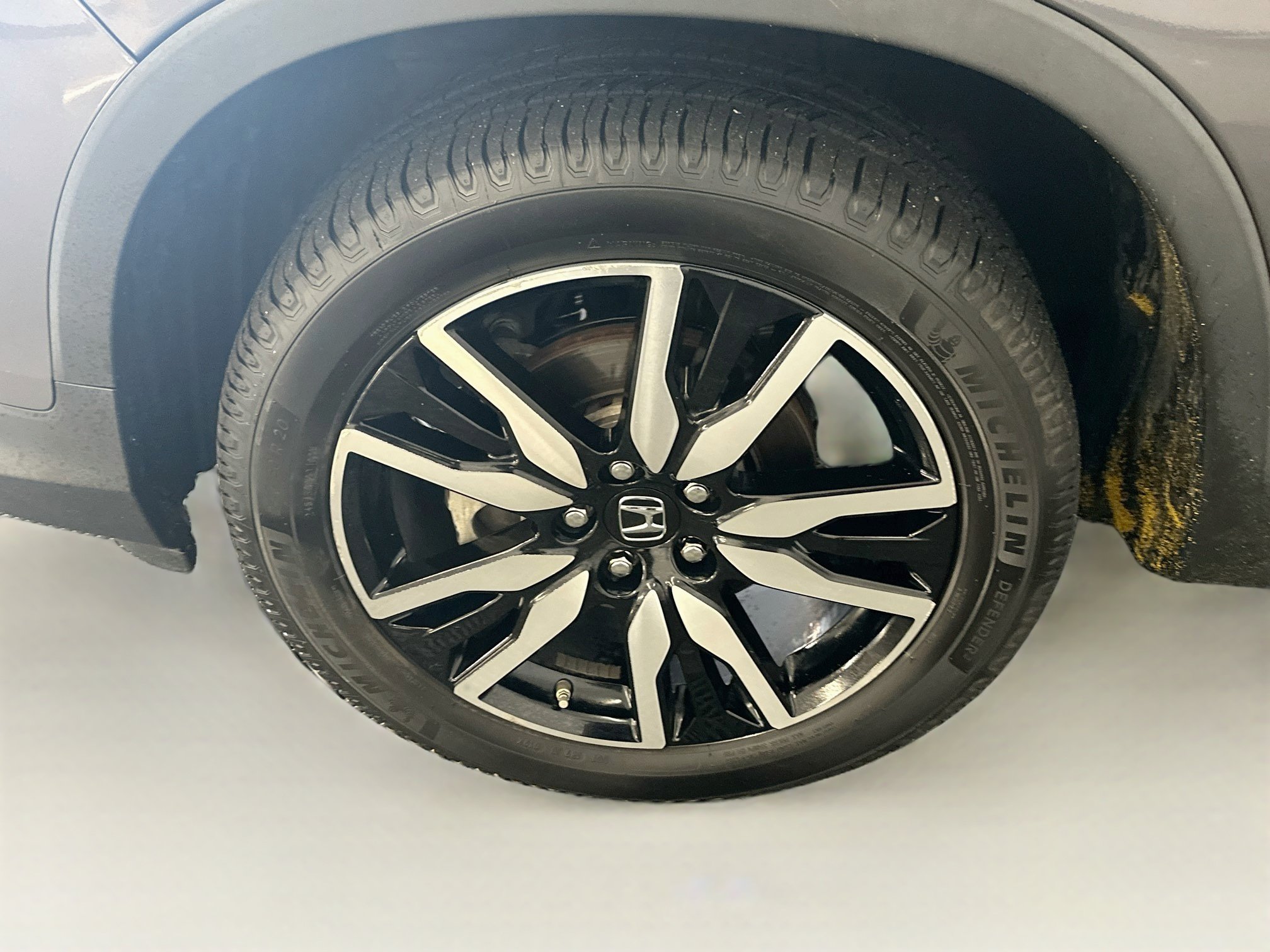 Used 2020 Honda Pilot Touring image 11