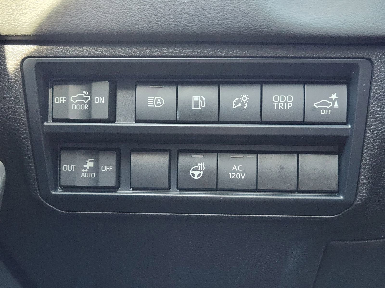 Used 2025 Toyota Tundra Platinum image 25