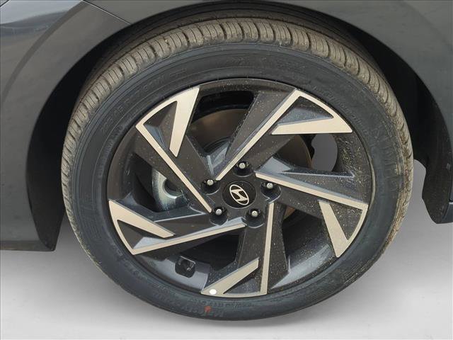 New 2025 Hyundai Elantra Sport image 9
