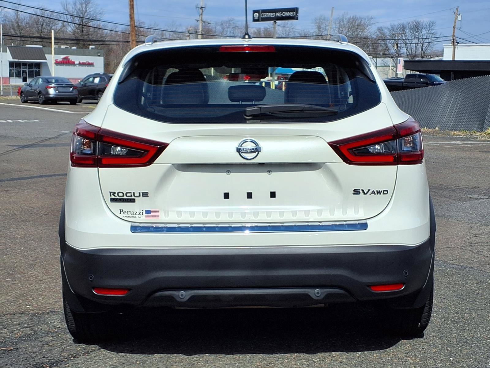 Used 2022 Nissan Rogue Sport SV w/ Technology Package image 4