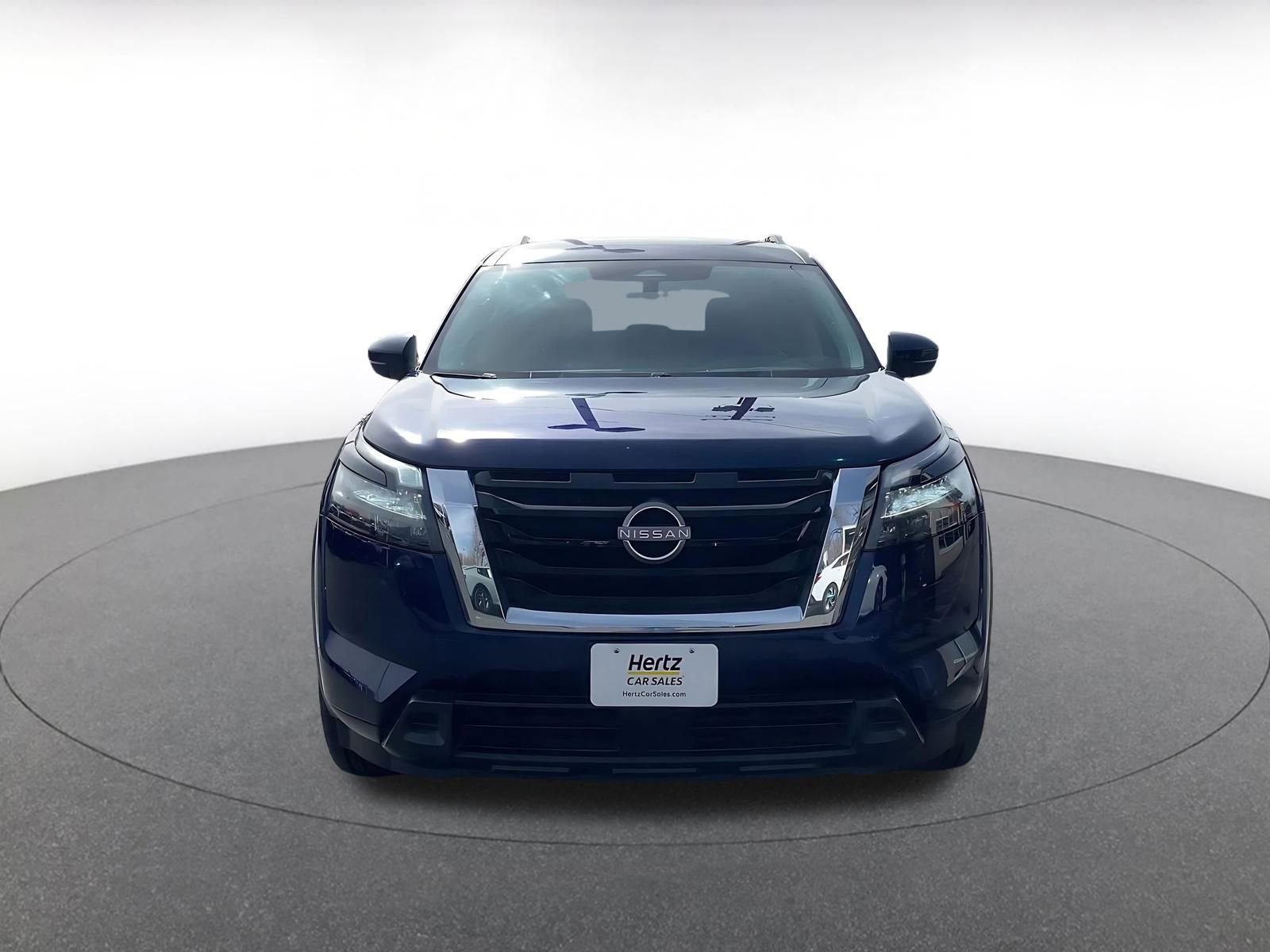 Used 2025 Nissan Pathfinder SV image 4