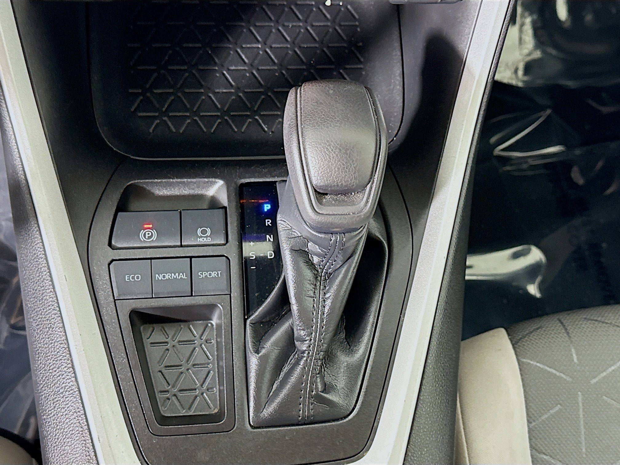 Used 2023 Toyota RAV4 XLE image 20