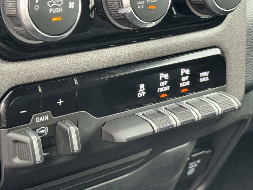 Used 2026 RAM 1500 Warlock AWD/4WD image 18