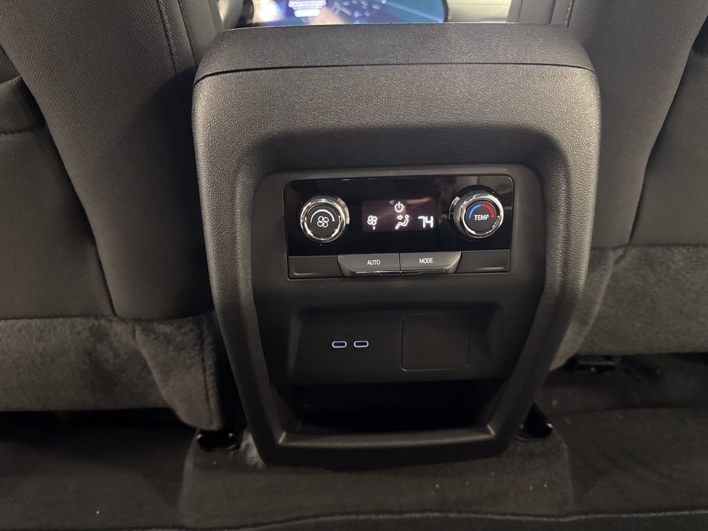 New 2027 Chevrolet Traverse LT AWD/4WD image 36