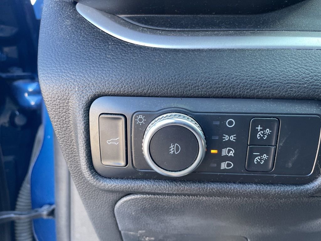 Used 2022 Ford Explorer XLT w/ Equipment Group 202A image 12