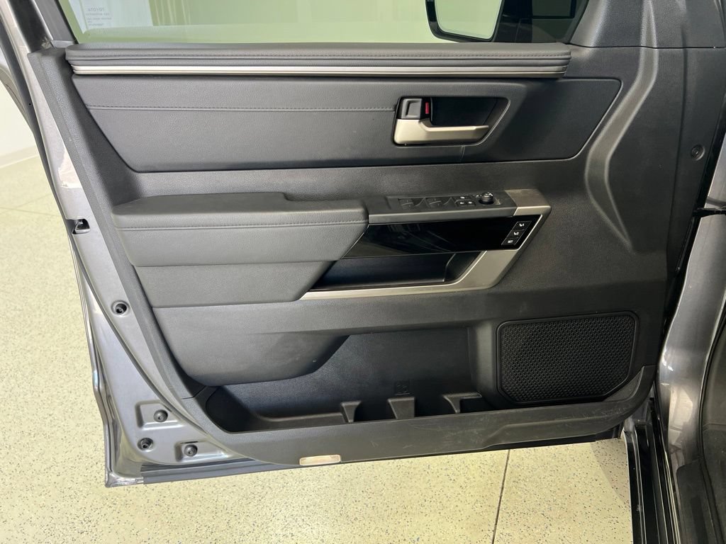 Used 2025 Toyota Tundra Limited AWD/4WD image 20