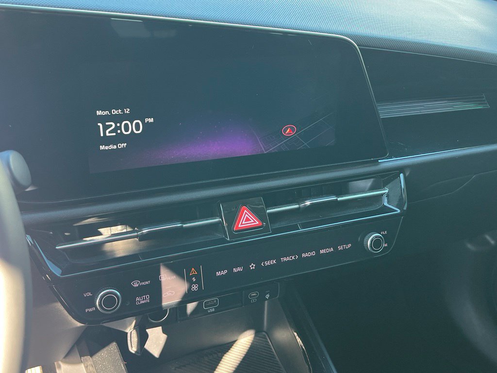 Certified 2023 Kia Niro Wind FWD image 19