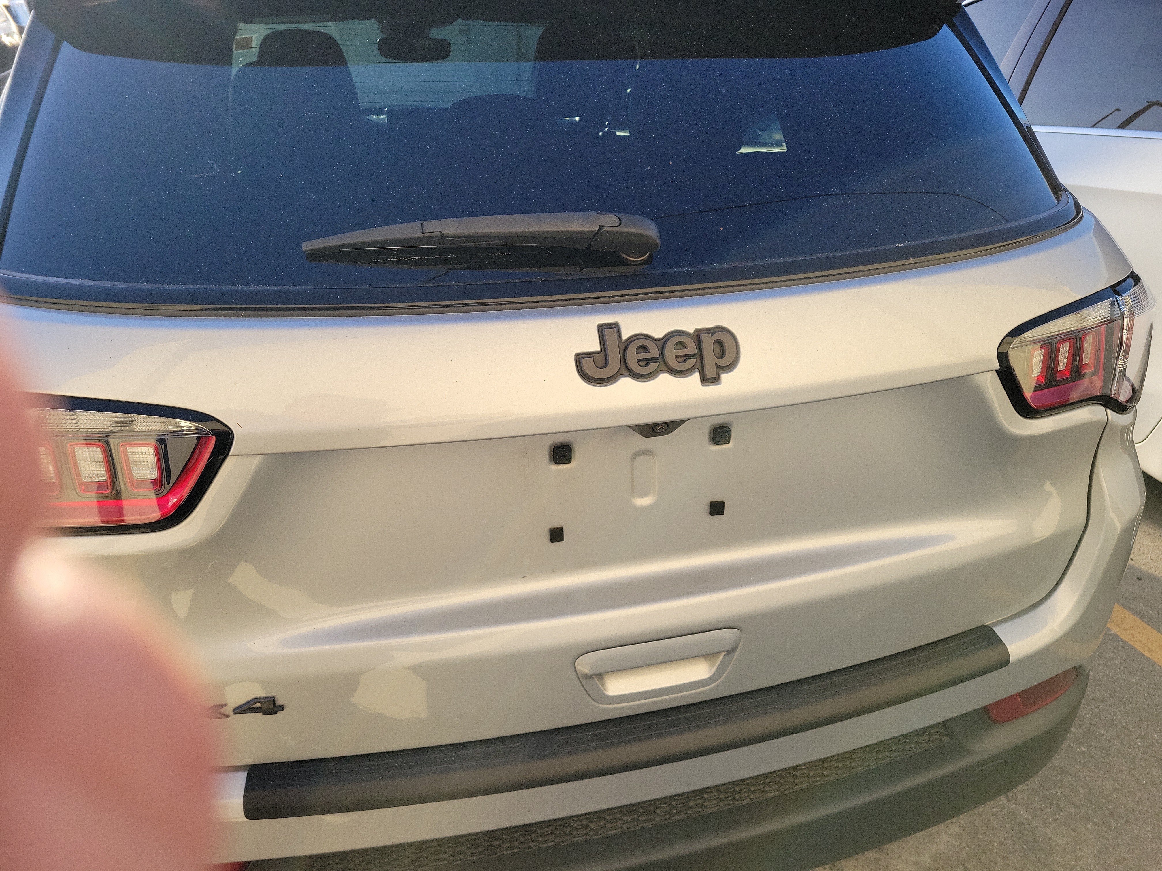 Used 2024 Jeep Compass Latitude w/ Convenience Group AWD/4WD image 8