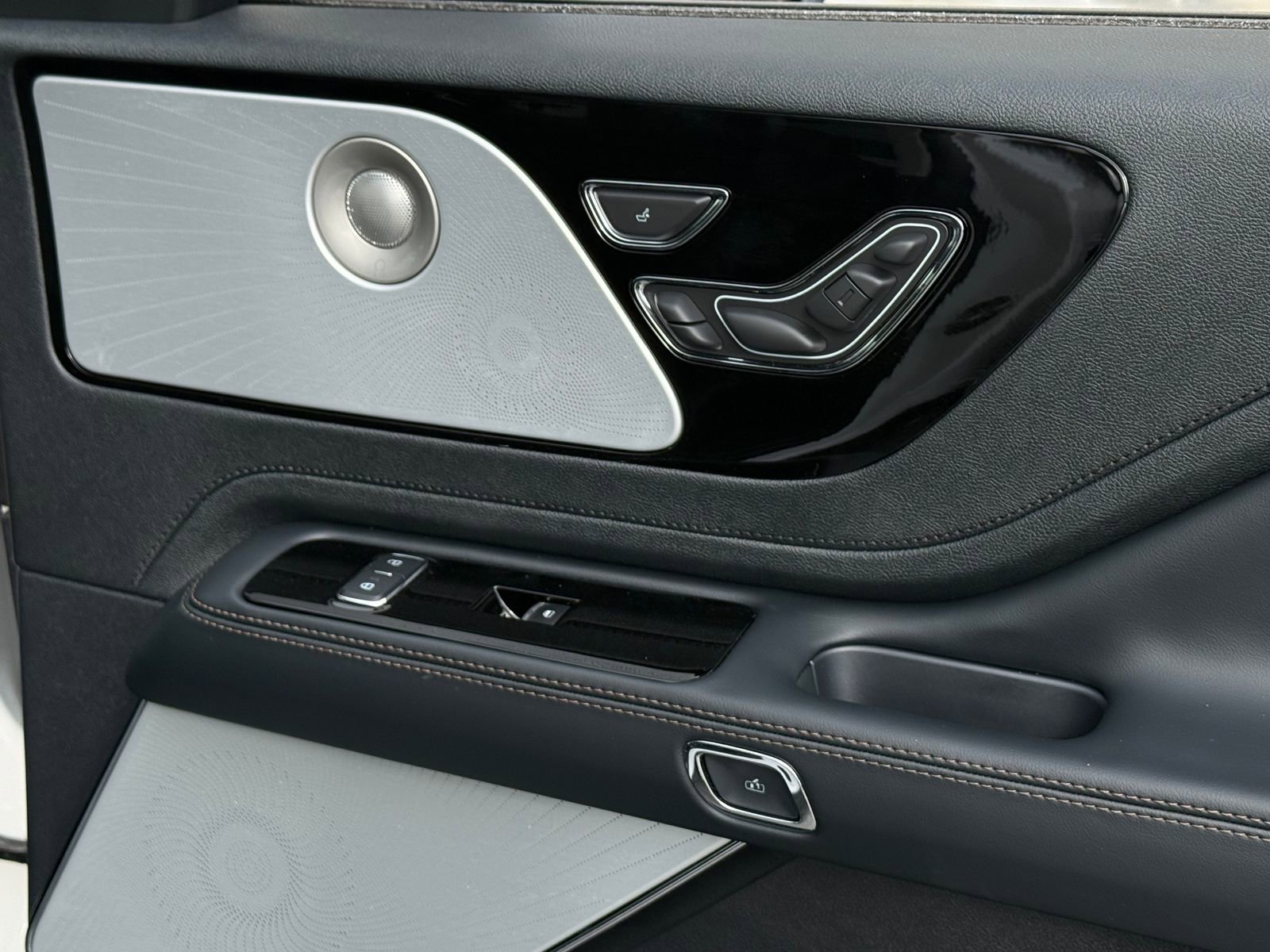 New 2026 Lincoln Aviator Reserve image 10