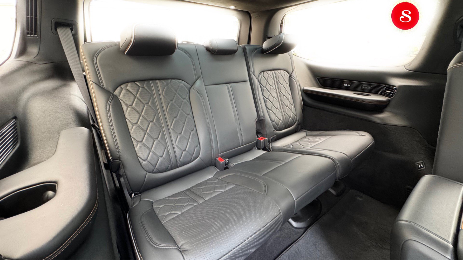 Used 2024 Jeep Grand Wagoneer Series III AWD/4WD image 23