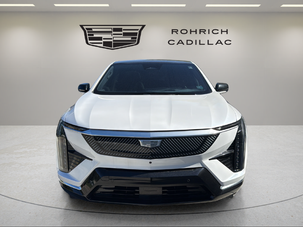 Certified 2025 Cadillac Optiq Luxury 2 w/ LPO, Floor Liner Package AWD/4WD image 2