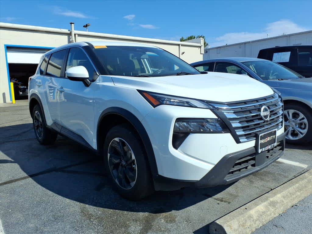 Used 2024 Nissan Rogue SV AWD/4WD image 14