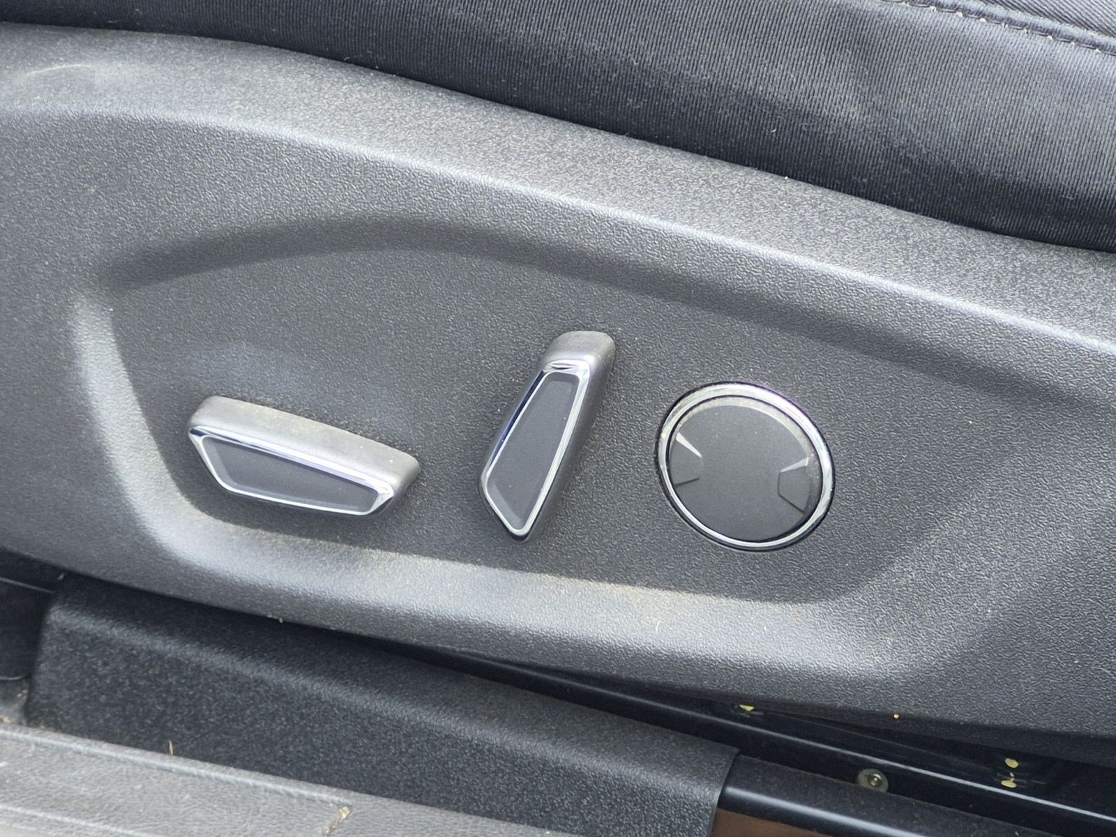Used 2014 Ford Fusion SE FWD image 17