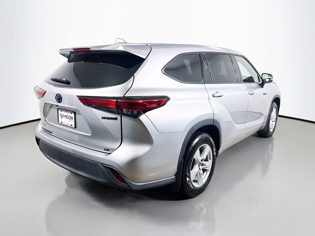 Used 2021 Toyota Highlander LE AWD/4WD image 7