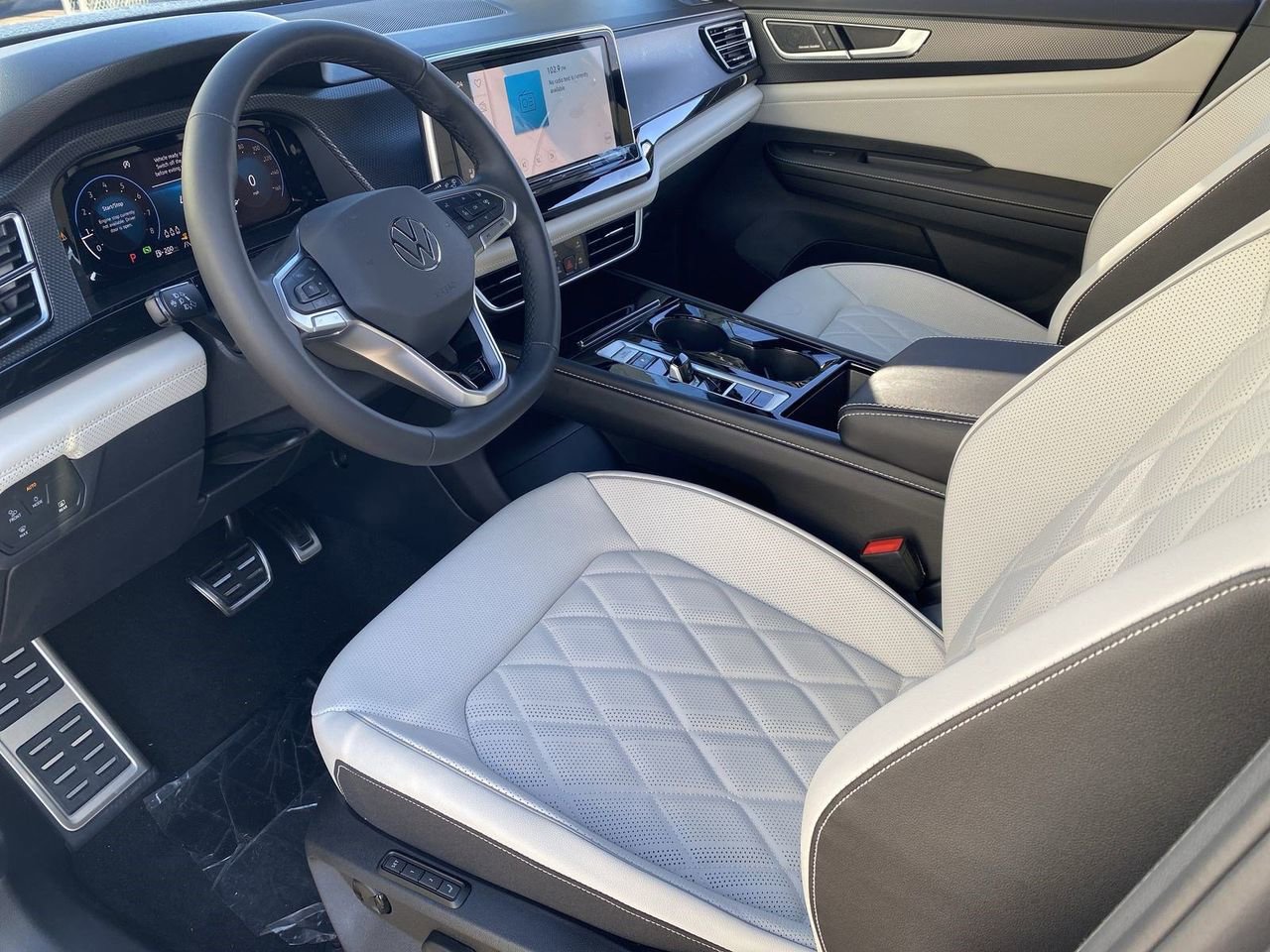 New 2026 Volkswagen Atlas Cross Sport SEL Premium R-Line image 14
